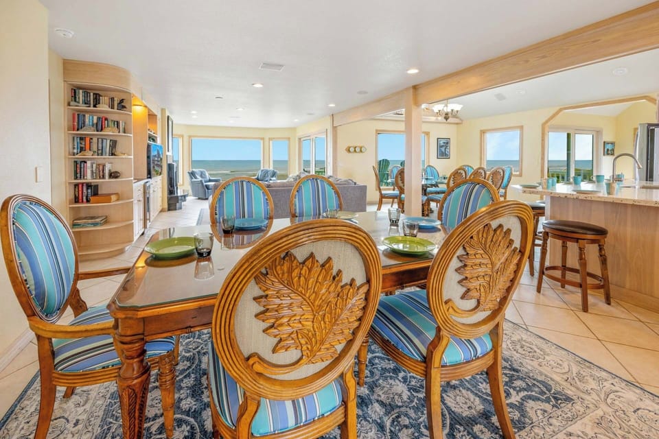 Surf or Sound Realty - 1164 - Dream Cathcher by the Sea - Dining Area -5