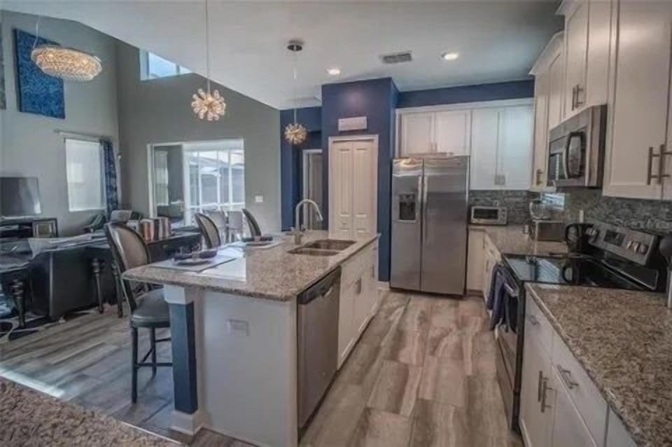 House, 5 Bedrooms | Private kitchen | Coffee/tea maker, fridge, oven, toaster