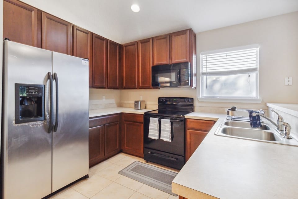 House, 4 Bedrooms | Private kitchen | Coffee/tea maker, fridge, oven