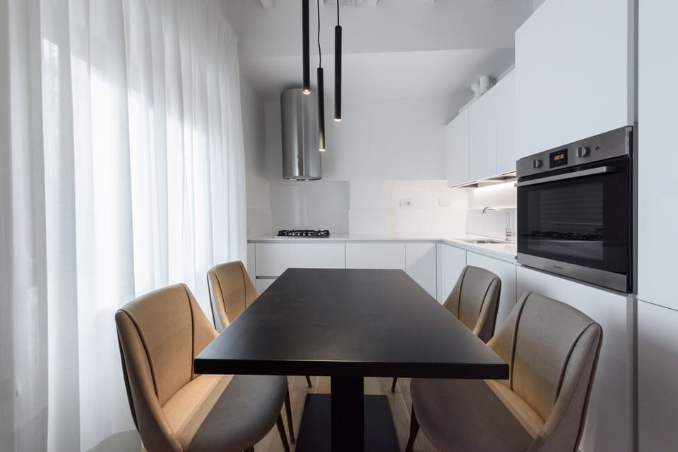 Deluxe Apartment | Private kitchen | Fridge, oven, stovetop, dishwasher