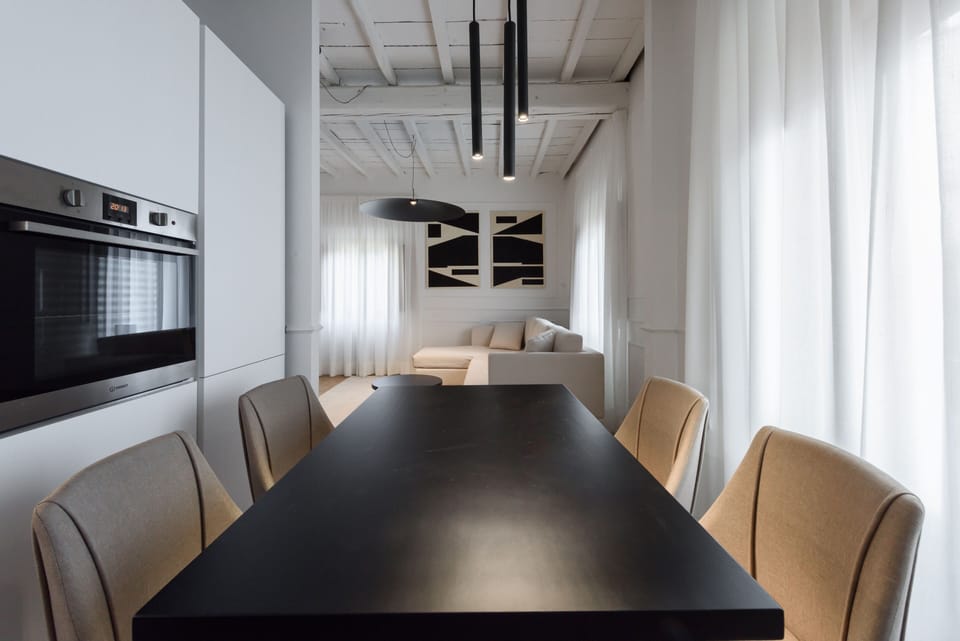 Deluxe Apartment | Private kitchen | Fridge, oven, stovetop, dishwasher