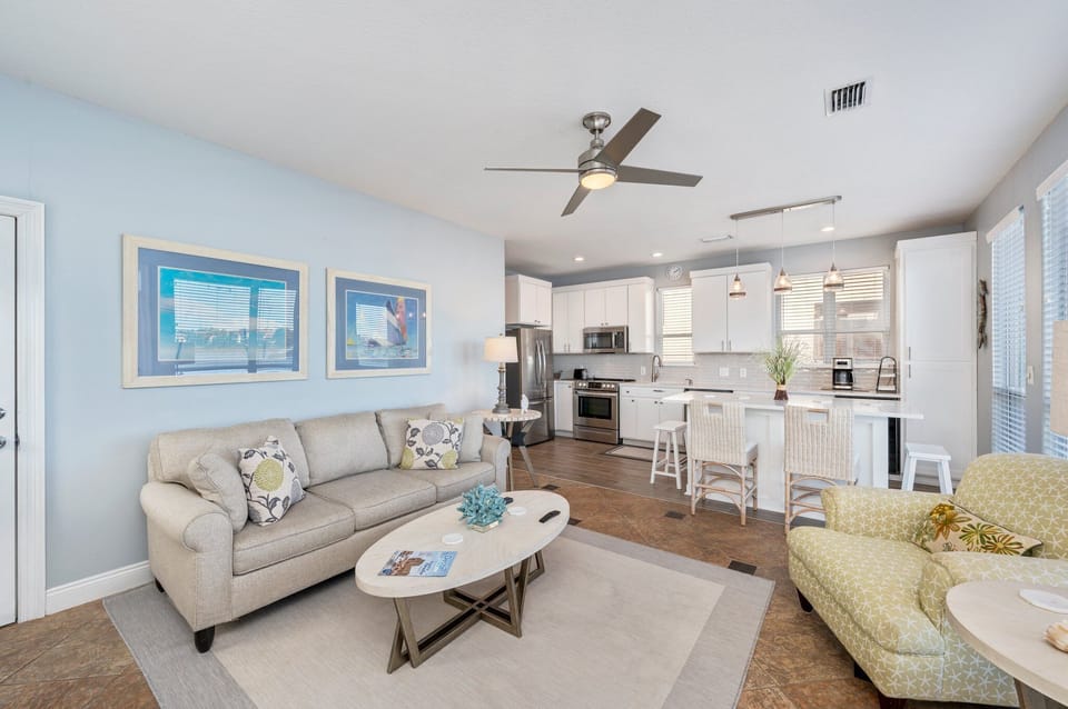 Spacious Living room