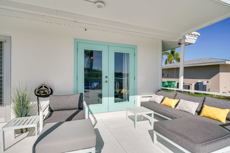 Patio | Outdoor Seating & Dining | Smart TV | Cornhole | 4 Bicycles