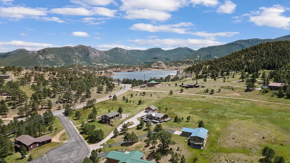 Marys Lake near the by