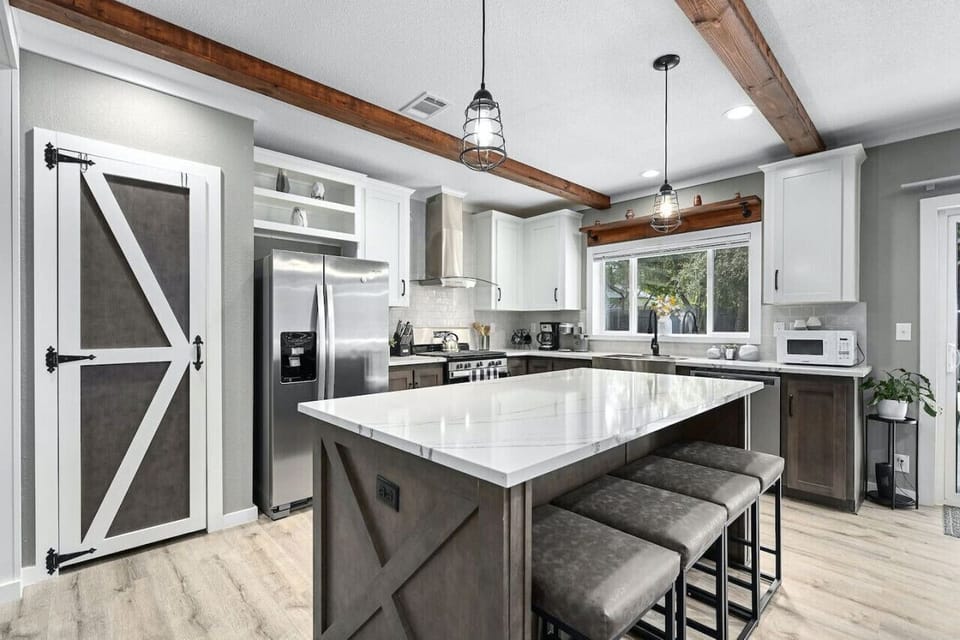 This is a very stocked kitchen with everything you could want and more!  Ready for you and your guests to cook an amazing meal!