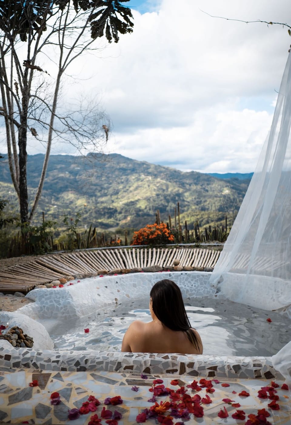 Outdoor spa tub