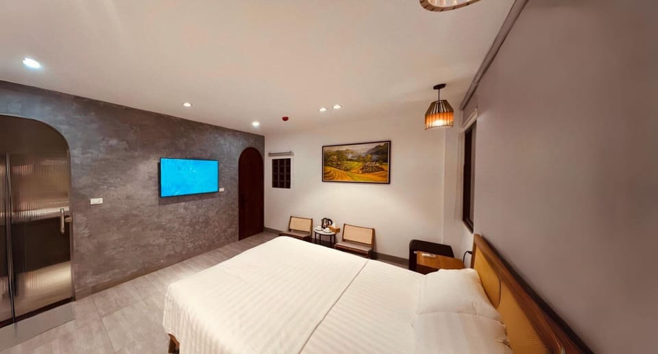 Standard Room | Hypo-allergenic bedding, down comforters, pillowtop beds