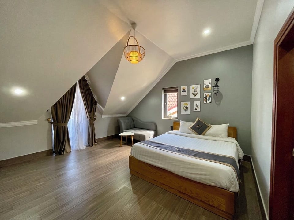Design Double Room Single Use | Premium bedding, down comforters, memory foam beds, desk