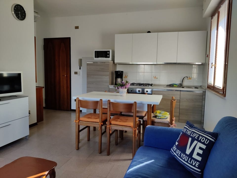 Apartment, 2 Bedrooms, Balcony, Garden View | Interior