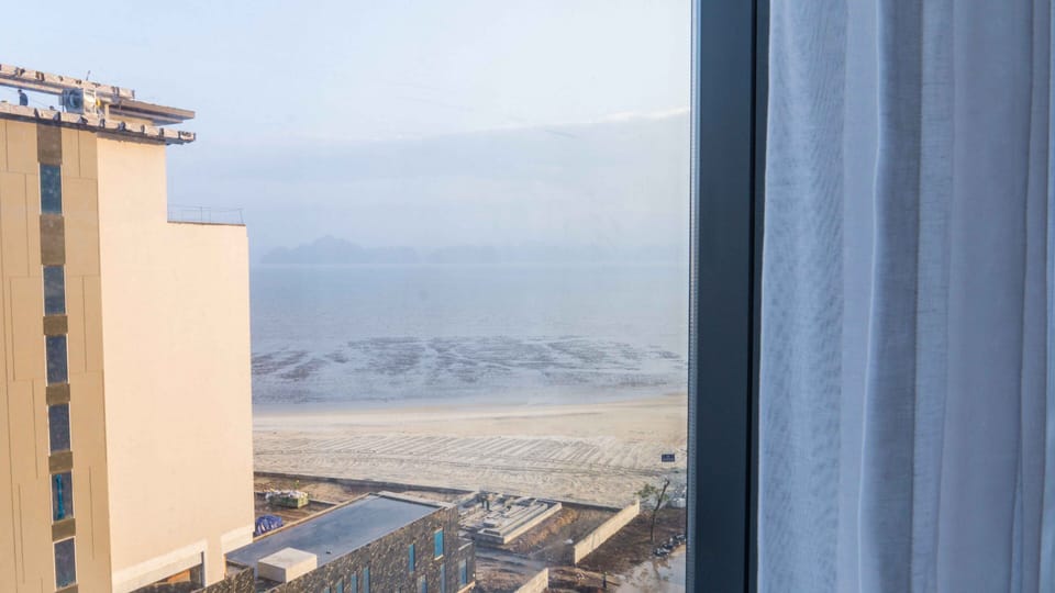 Beach/ocean view