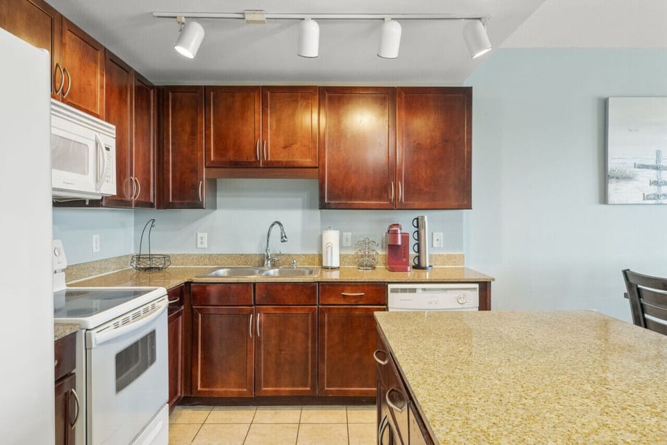 Full Service Kitchen!