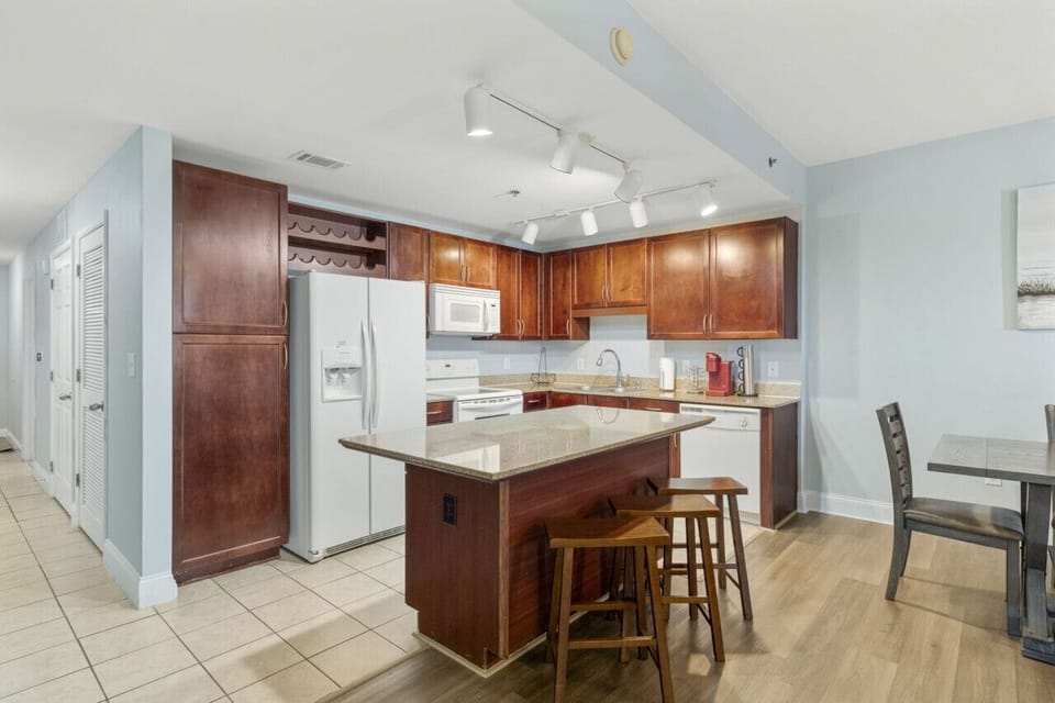 Full Service Kitchen!