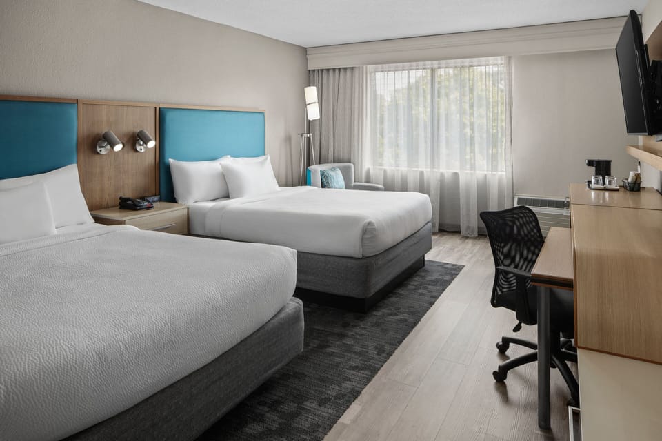 In-room safe, desk, laptop workspace, iron/ironing board