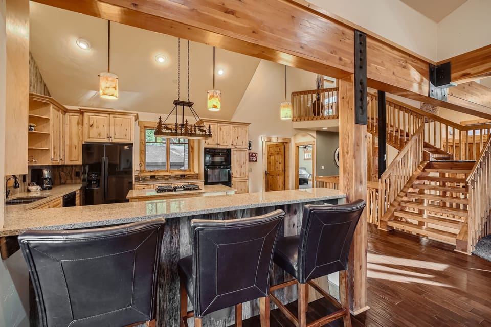 House, 4 Bedrooms | Private kitchen | Fridge, oven, coffee/tea maker, toaster