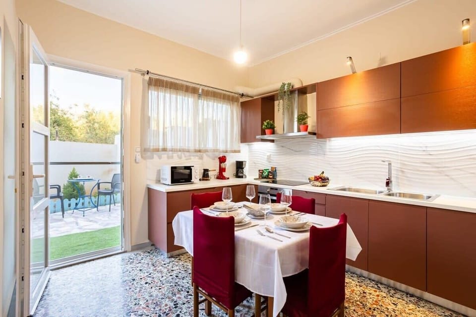 Fully-equipped kitchen