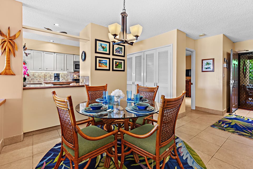 Indoor dining for 4