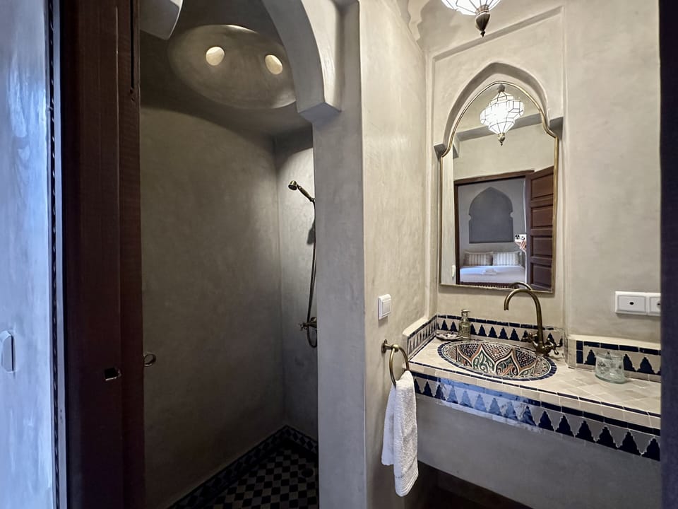 Basic Double Room | Bathroom | Free toiletries, hair dryer, towels, soap