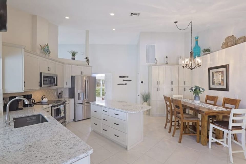 Large dining table with seating for the entire family!