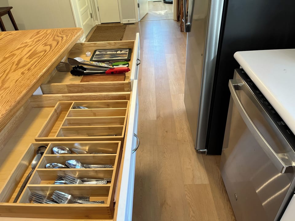 Fully stocked kitchen - dishwasher