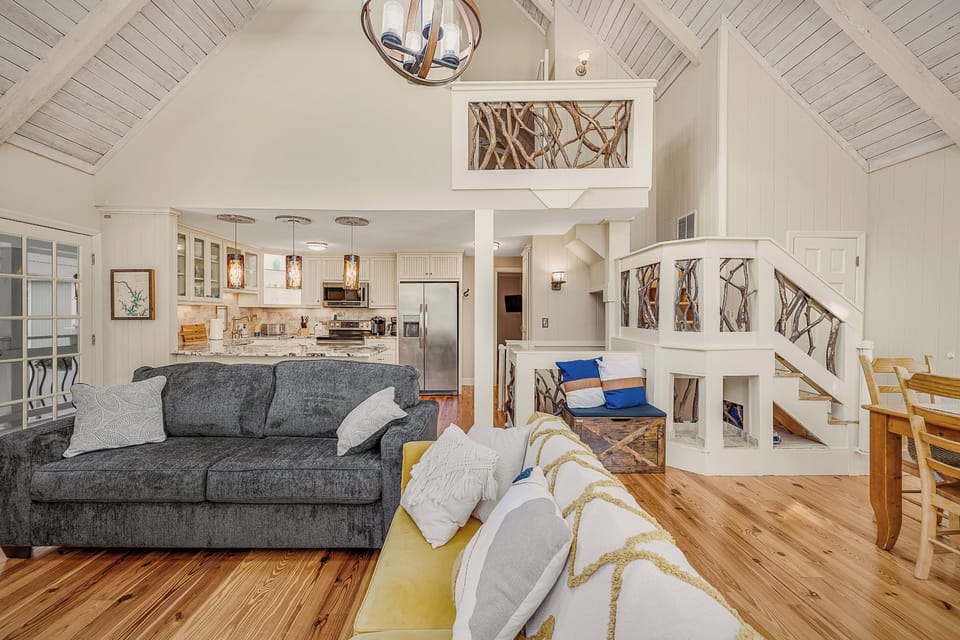 Vaulted ceilings and an open layout. 