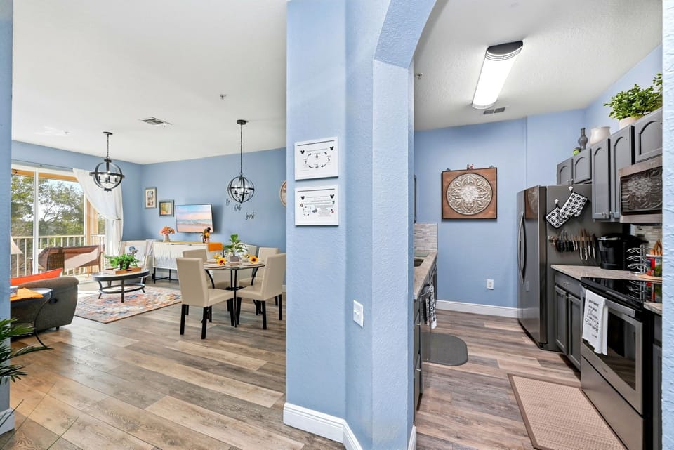 9-web-or-mls-7660-comrow-st-402
