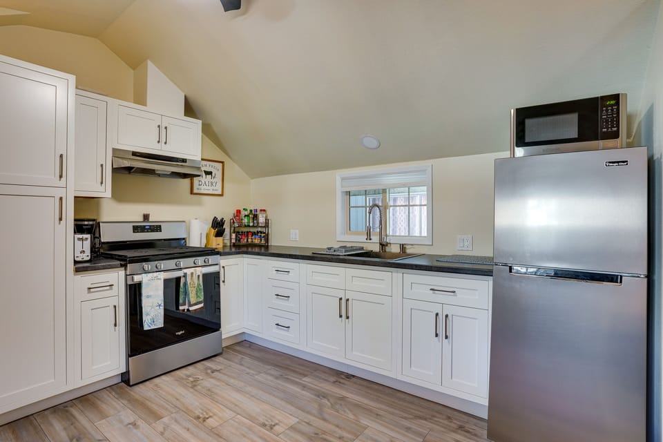 Kitchen | Trash Bags & Paper Towels