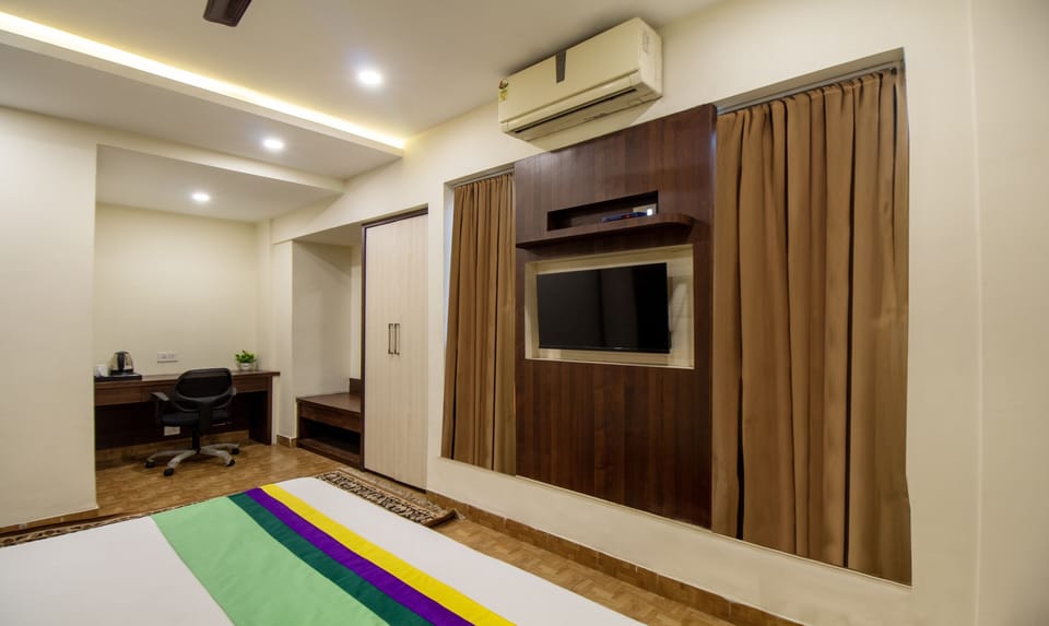 Standard Double Room, Non Smoking | In-room safe, iron/ironing board, bed sheets