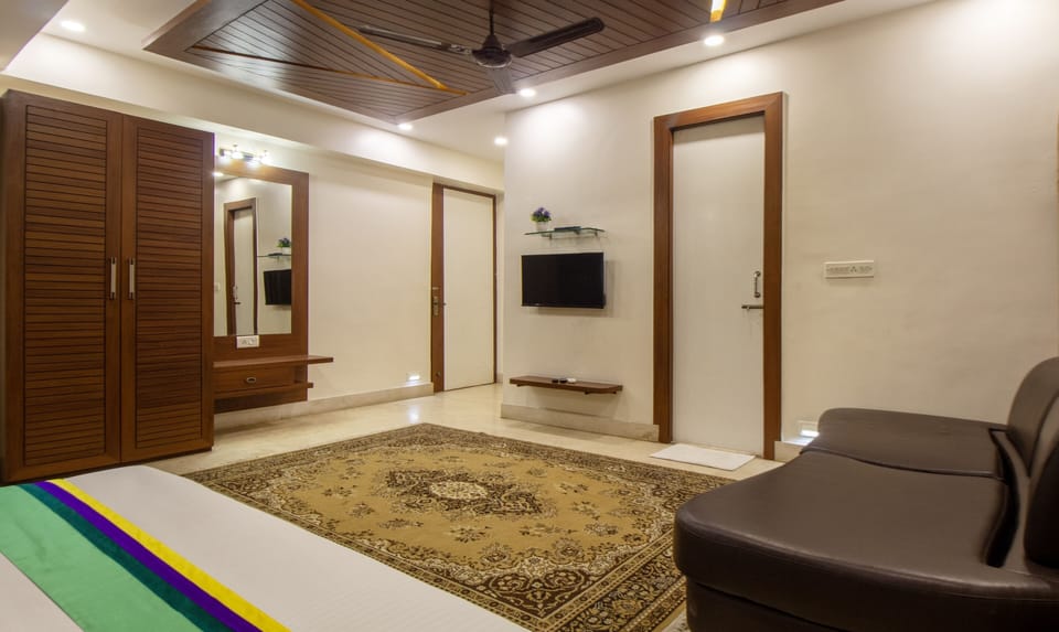 Premium Double Room, Non Smoking | In-room safe, iron/ironing board, bed sheets