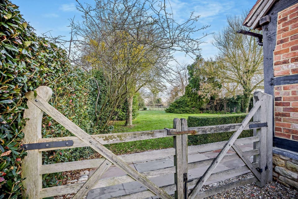The Byres Garden - StayCotswold