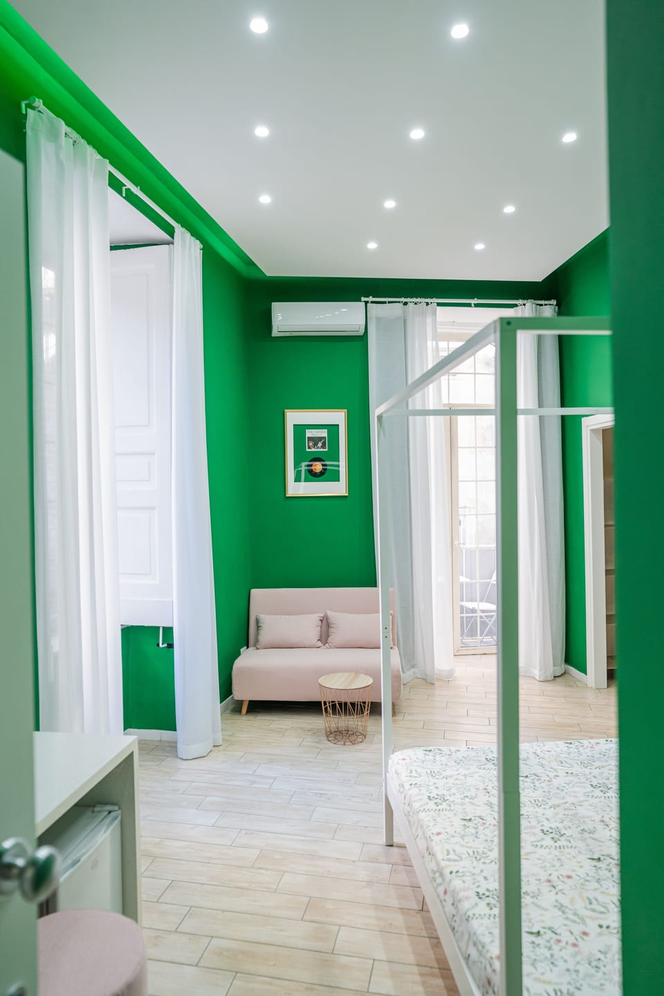 Deluxe Double or Twin Room | Hypo-allergenic bedding, memory foam beds, minibar