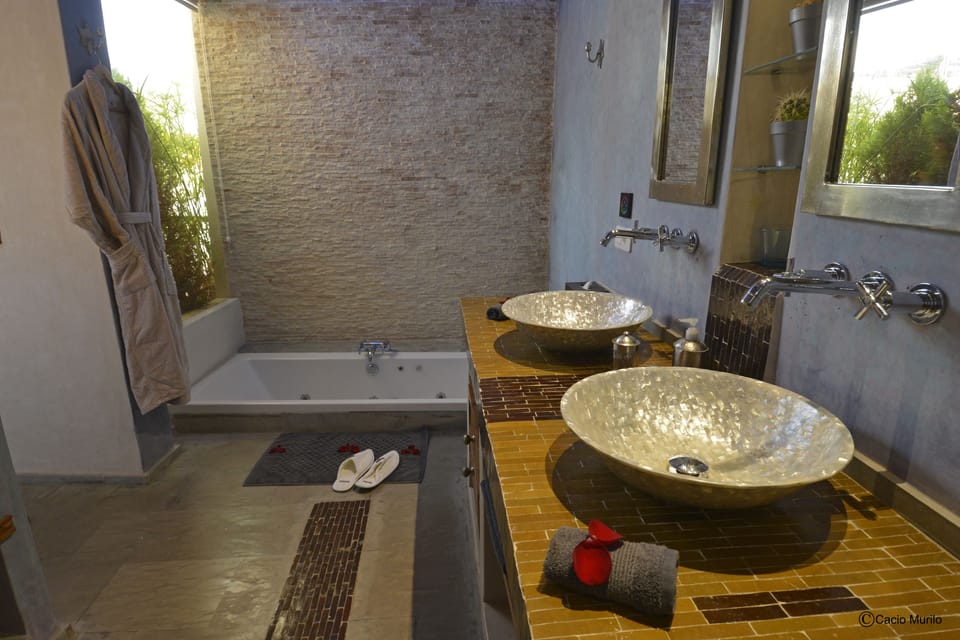 Senior Double Room, 1 Bedroom, Balcony, Pool View | Jetted tub