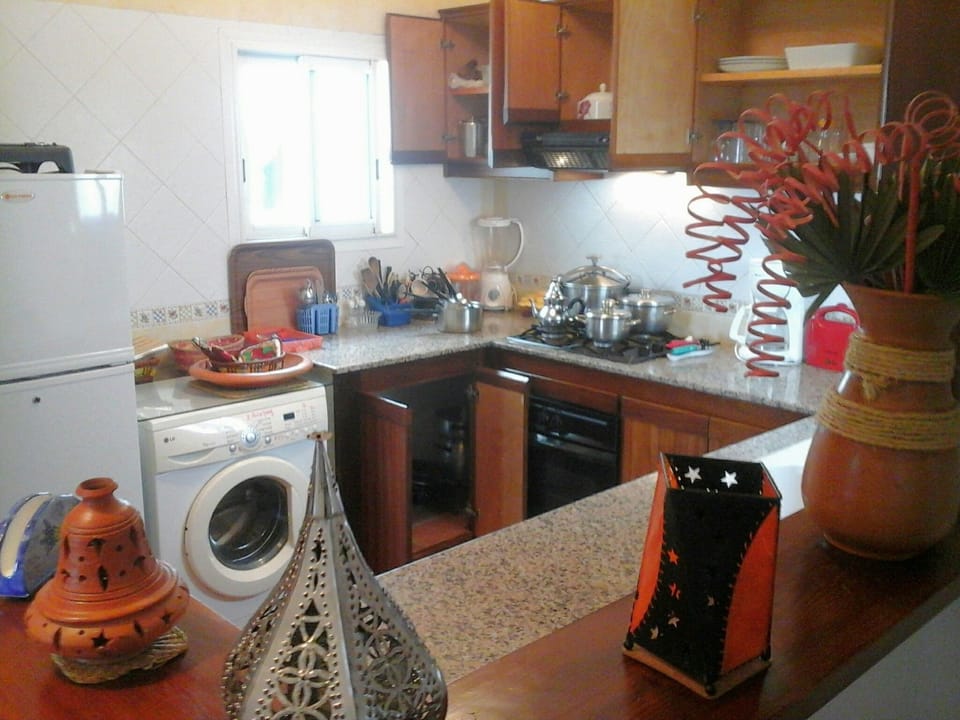 Romantic Apartment, 2 Bedrooms, Smoking | Private kitchen | Fridge, microwave, stovetop, dishwasher