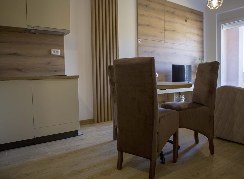 Open modern space is the only correct description for our apartment 