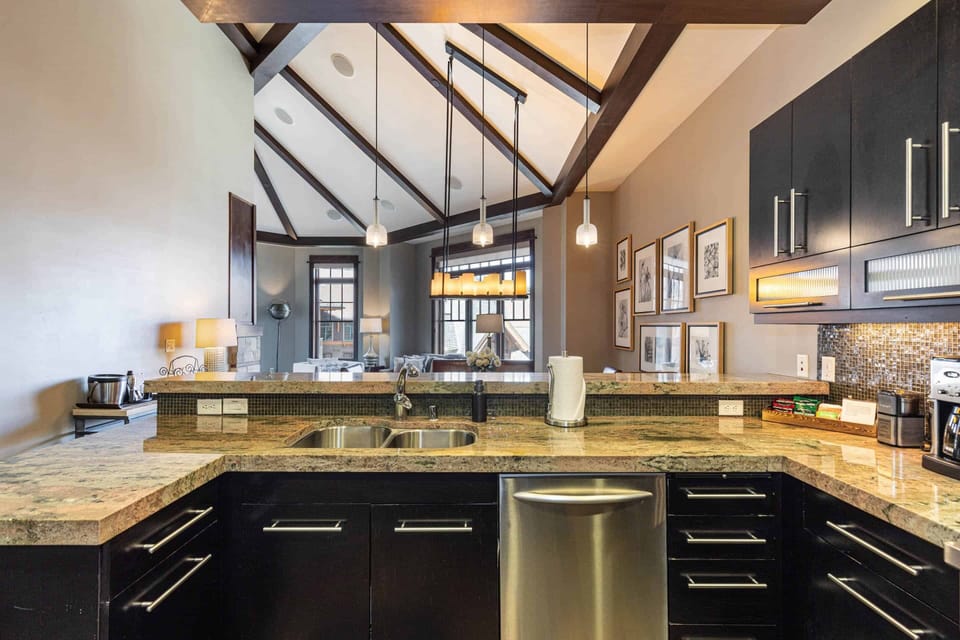 9001 Northstar Dr Unit 508-print-014-018-Interior-4200x2800-300dpi
