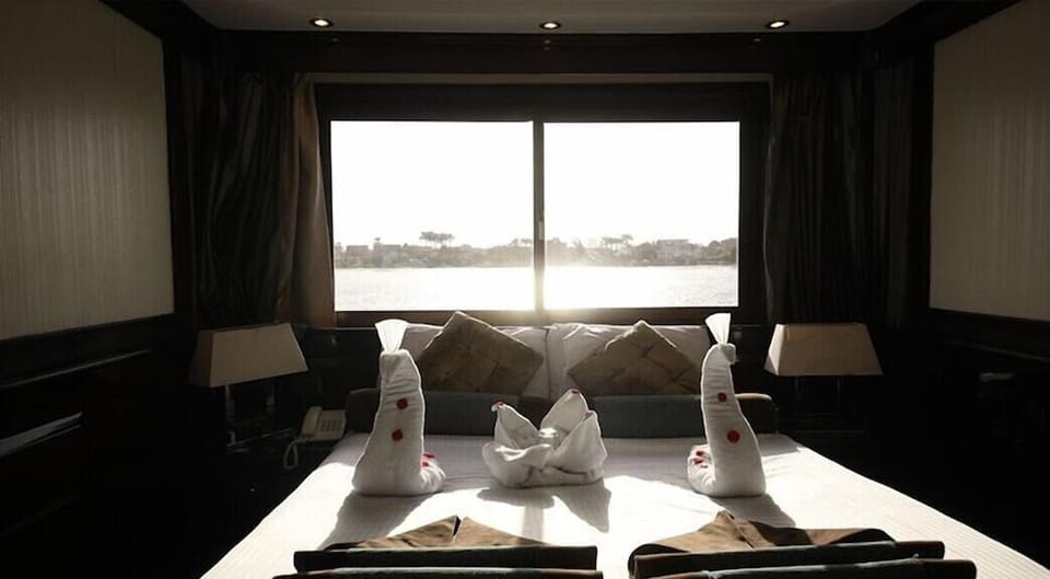 Premium bedding, Select Comfort beds, minibar, desk