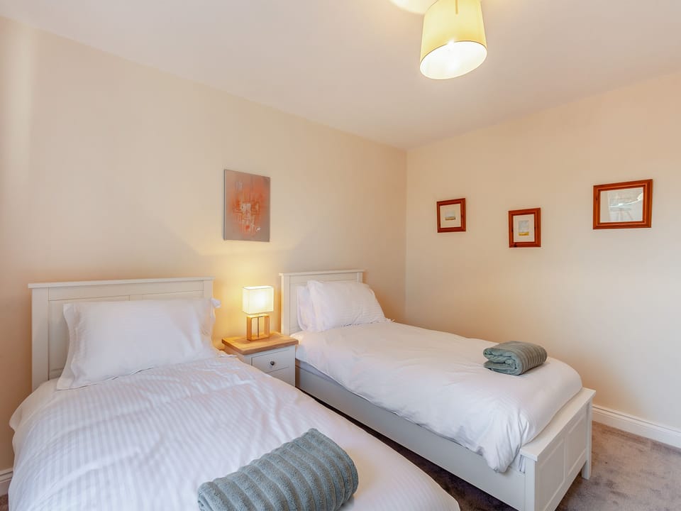 Twin bedroom | Barn Cottage, Falfield, near Wotton-under-edge