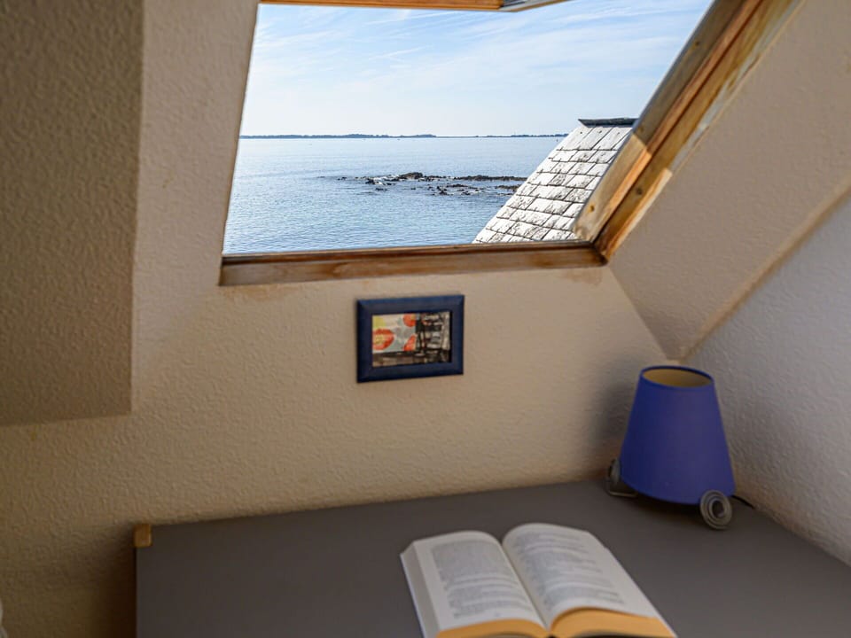 Sky, Cloud, Tableware, Water, Azure, Food, Chair, Naval Architecture, Building, Wood