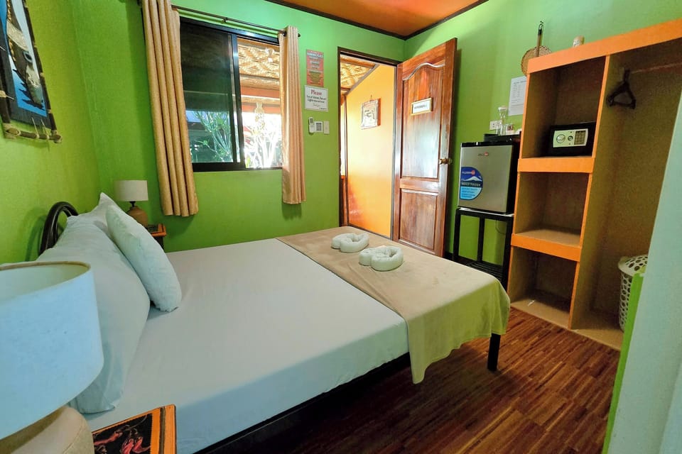 Superior Bungalow | In-room safe, bed sheets