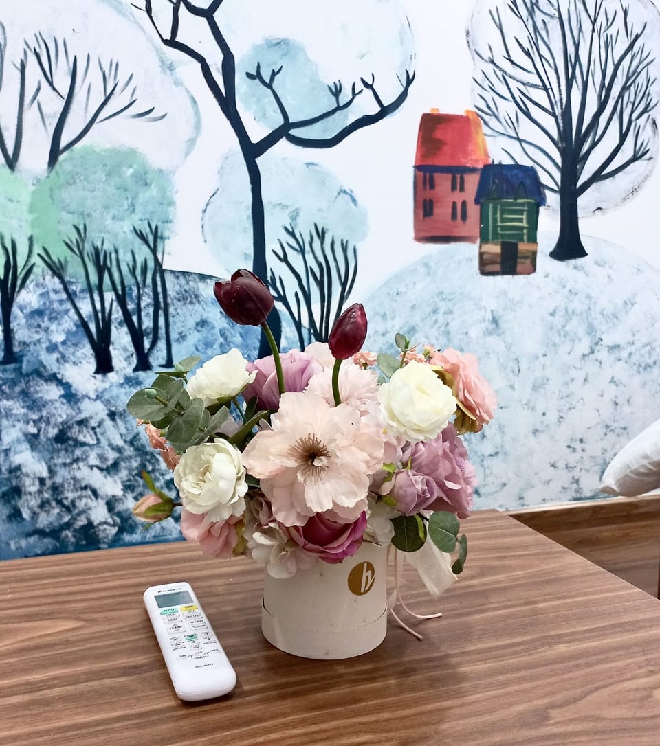 City Room | In-room business center