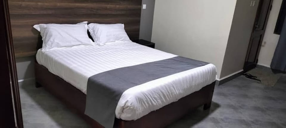 Standard Double Room | Individually decorated, individually furnished, desk, laptop workspace