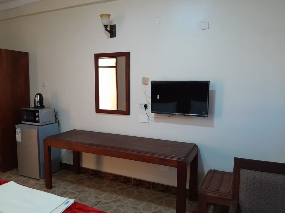 Iron/ironing board, free WiFi