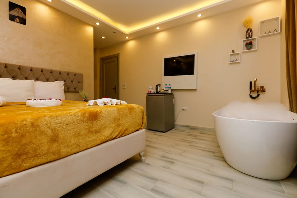 Comfort Double or Twin Room | Soundproofing, free WiFi, bed sheets
