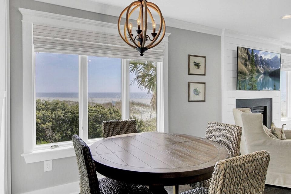 Dining Area at 1 Beach Club