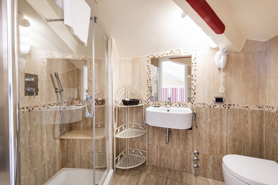 Dependance Camera doppia lago | Bathroom | Towels