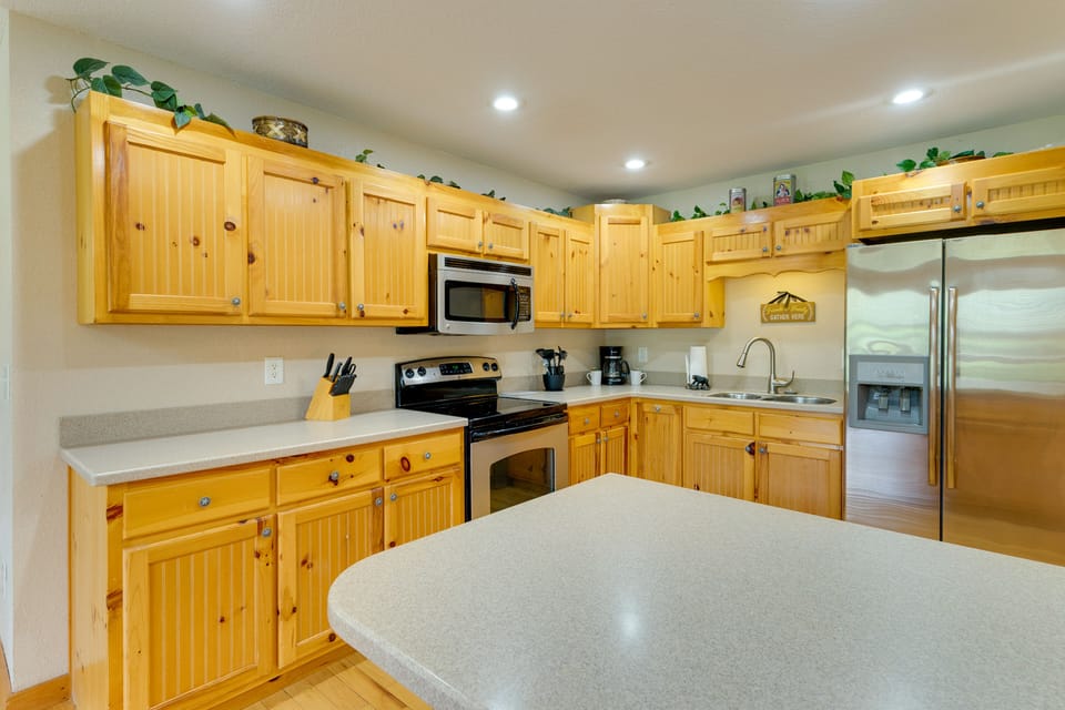 Kitchen | Coffee Maker | Cooking Utensils | Wine Glasses