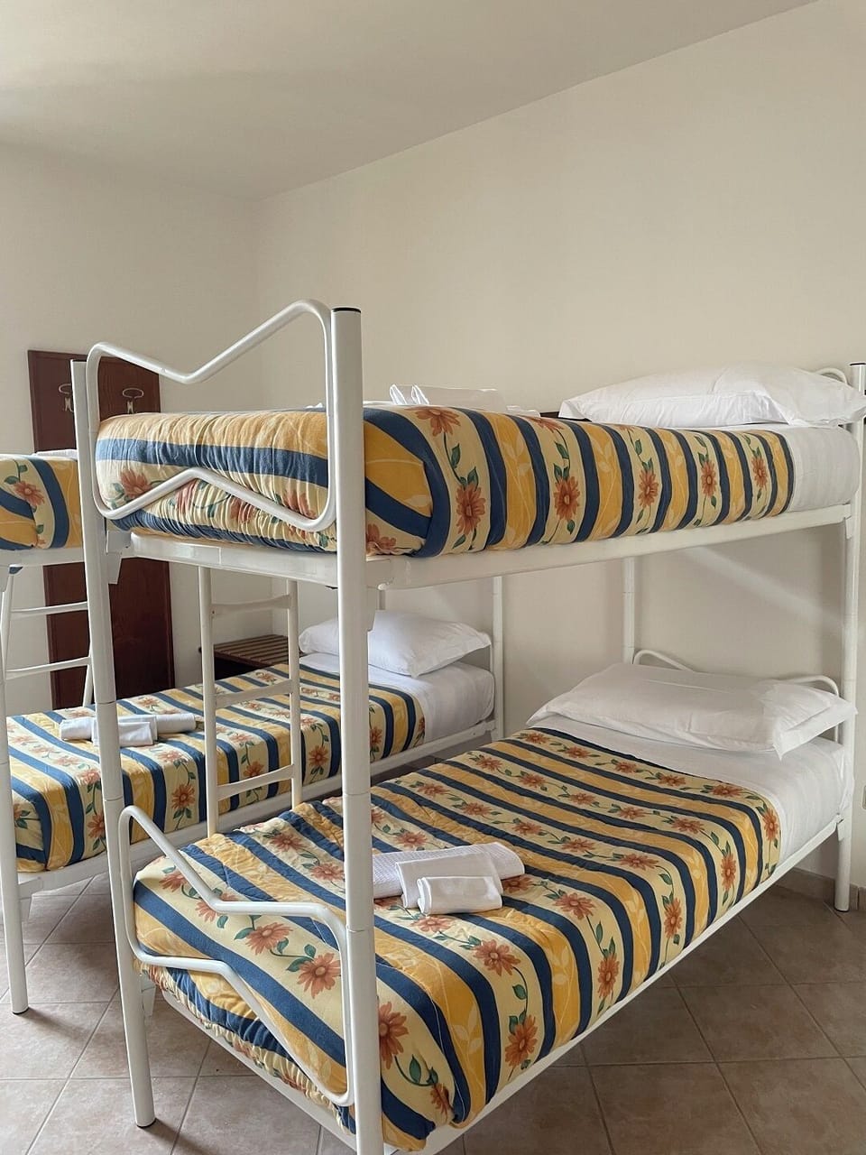 Minibar, in-room safe, individually furnished, bed sheets