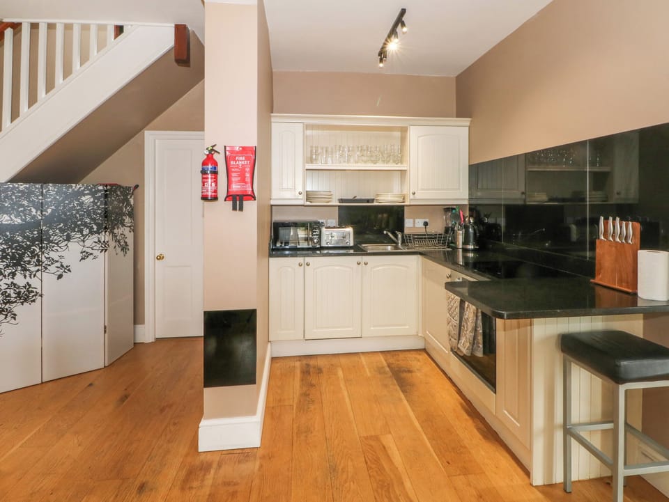 Fridge, dishwasher, electric kettle, toaster