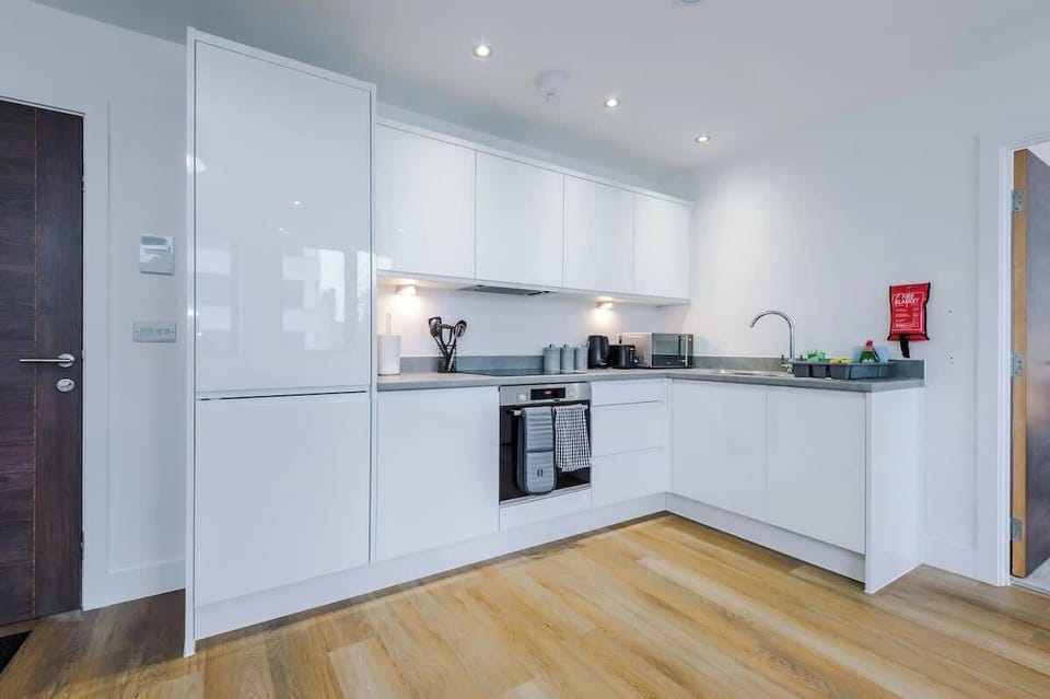 The fully equipped kitchen has everything you need for a short or long term stay whilst away in Manchester.