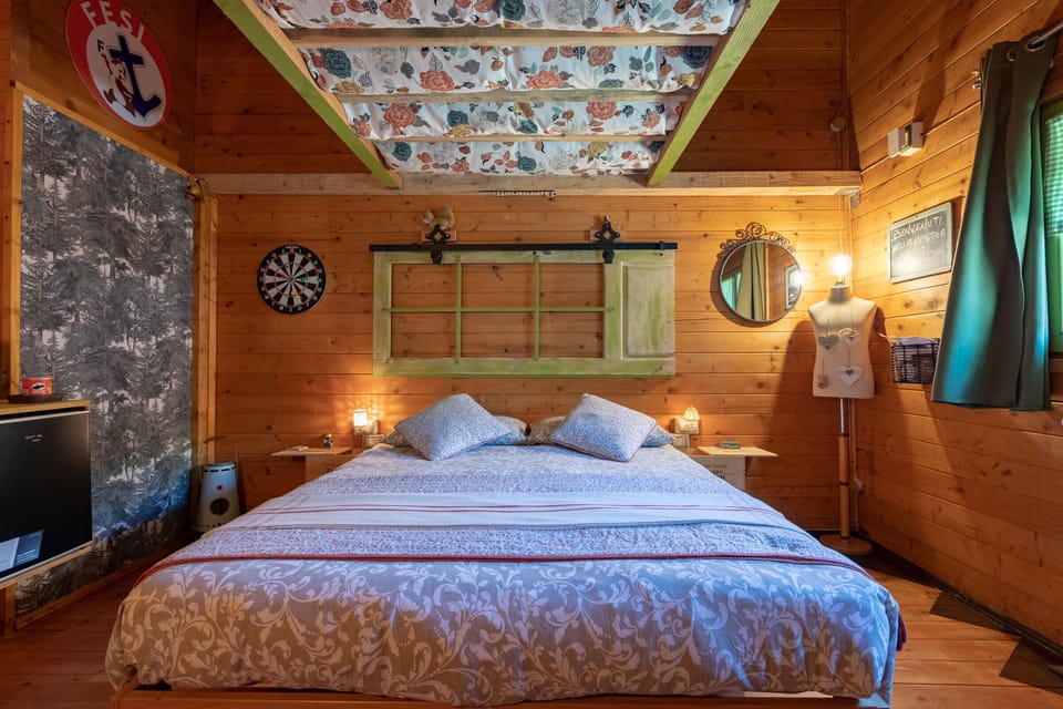 Deluxe Double Room, 1 Bedroom, Non Smoking, Garden View | Premium bedding, down comforters, pillowtop beds, free minibar items