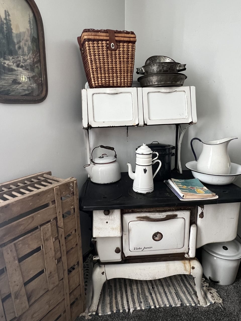 Lots of vintage items throughout